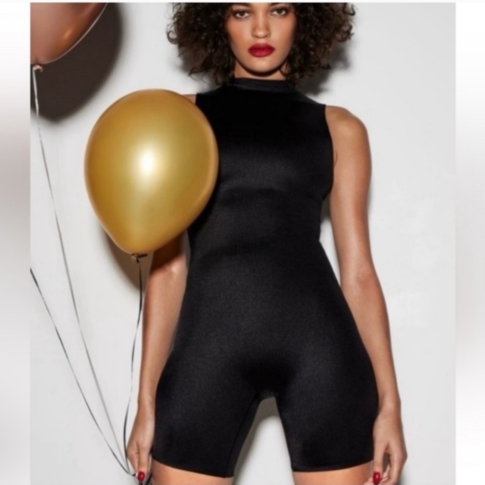 SKIMS ALL IN ONE SHINE MOCK NECK MID THIGH ONESIE ROMPER ONYX XS